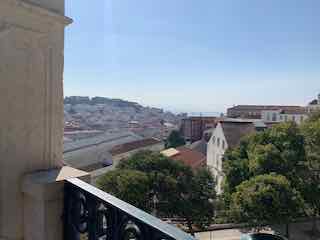 vue de Lisbonne depuis le Miradouro de São Pedro de Alcântara